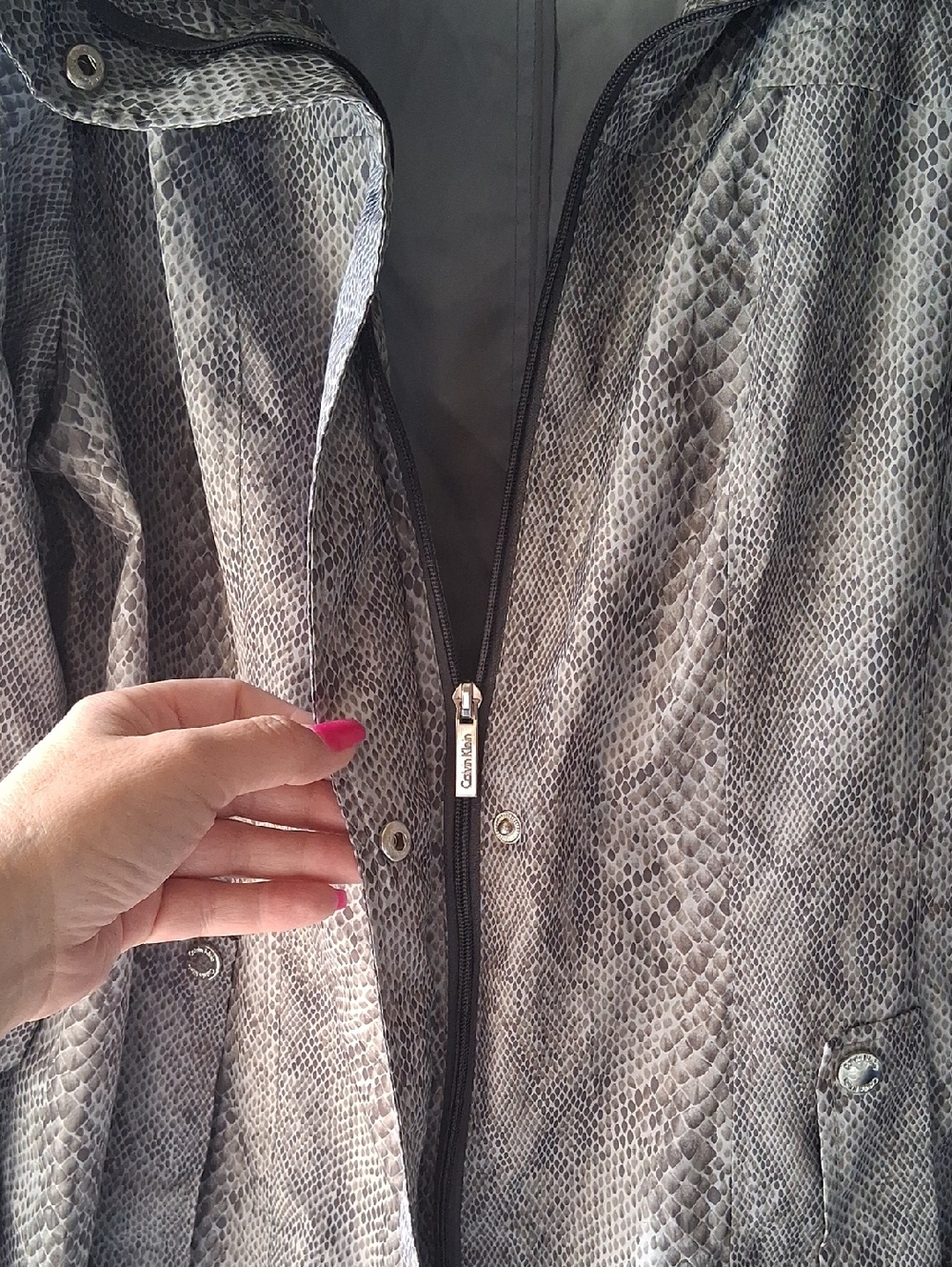 Khaki/grey CALVIN KLEIN Jacket - Lightweight Snake Print Sz Large - Picture 7 of 15